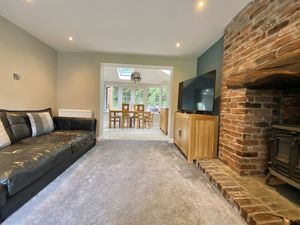 Lounge- click for photo gallery